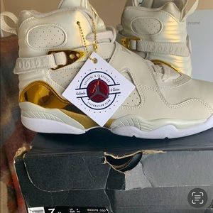 Jordan 8 retro Champagne size 7 kids (8 1/2 womens)